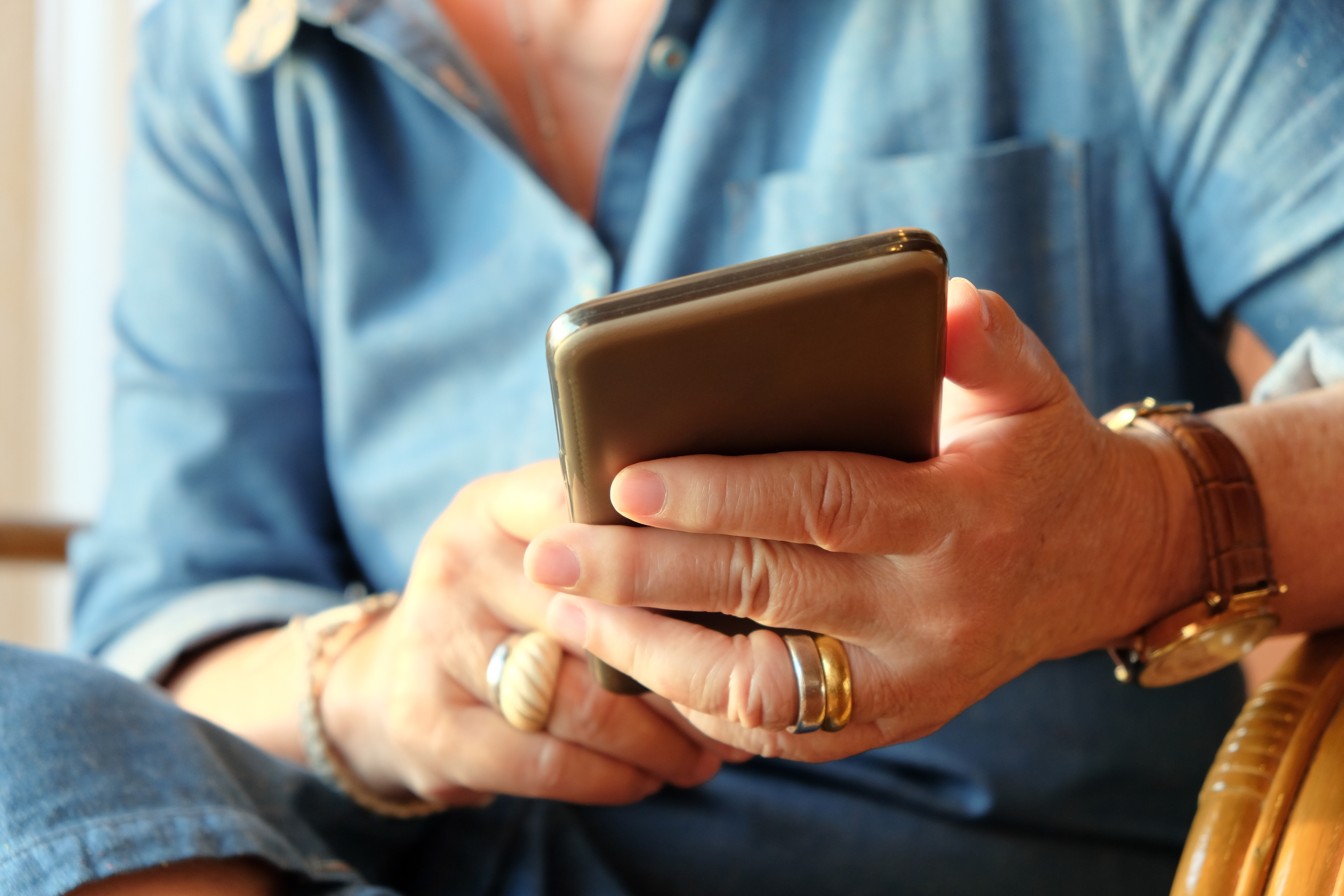 texting improves senior living contact rates